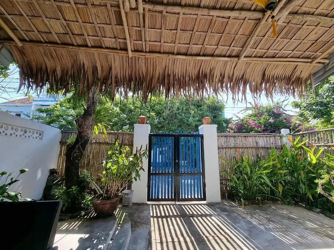 Cashew Tree Bungalow Хойан 3*,  Вьетнам